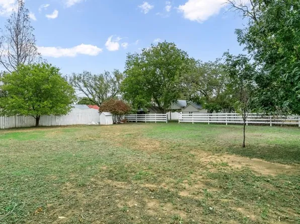 404 Fulton St #2, Fredericksburg, TX 78624
