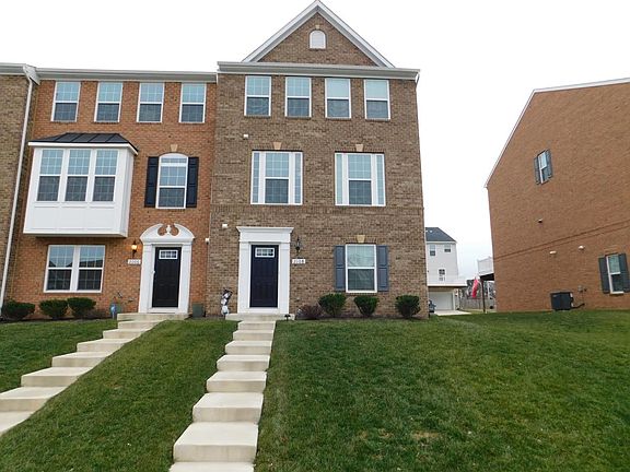 2nd image of 2108 Hays St