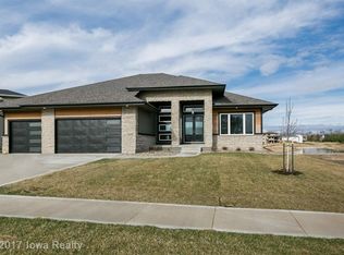 3850 Woodland Ct, Waukee, IA 50263