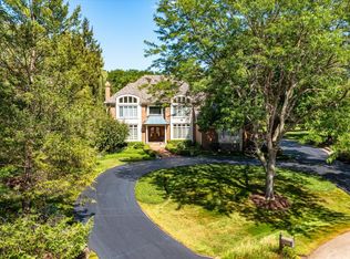 27068 W Wellington Ct, Lake Barrington, IL 60010