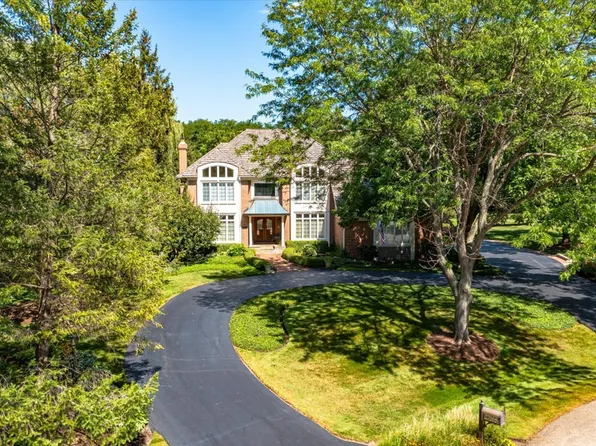 27068 W Wellington Ct, Lake Barrington, IL 60010