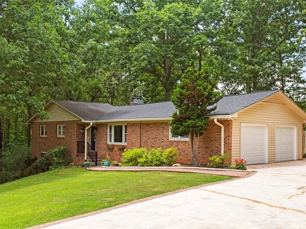 125 Brookwood Dr, Seneca, SC 29678