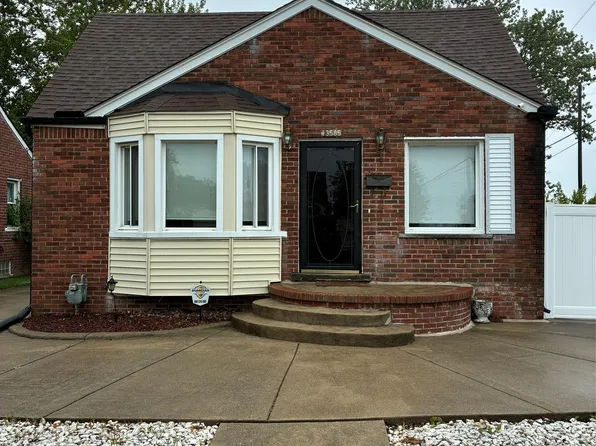 13585 Rockdale St, Detroit, MI 48223