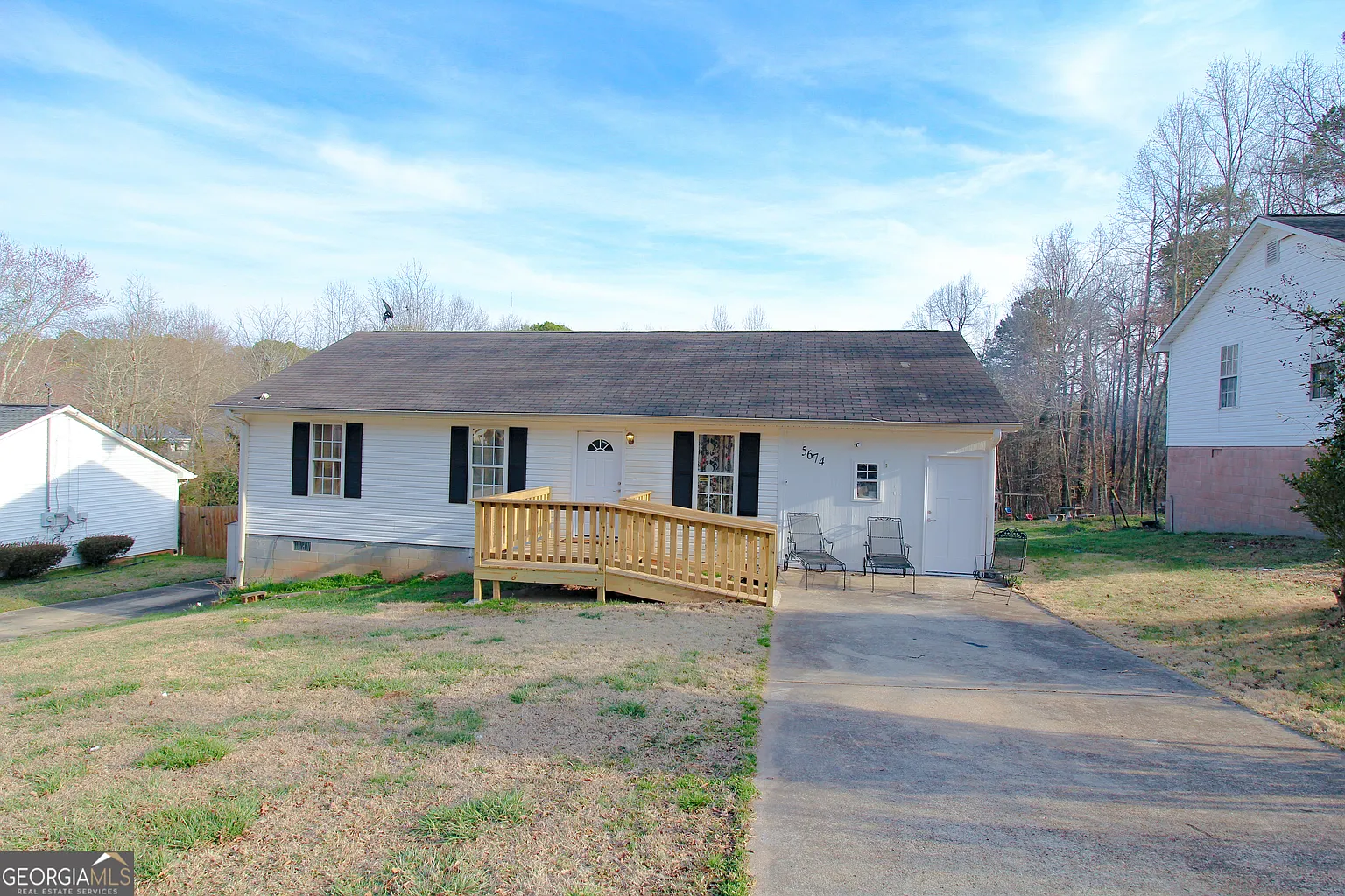 5674 Maiden Ln photo 1