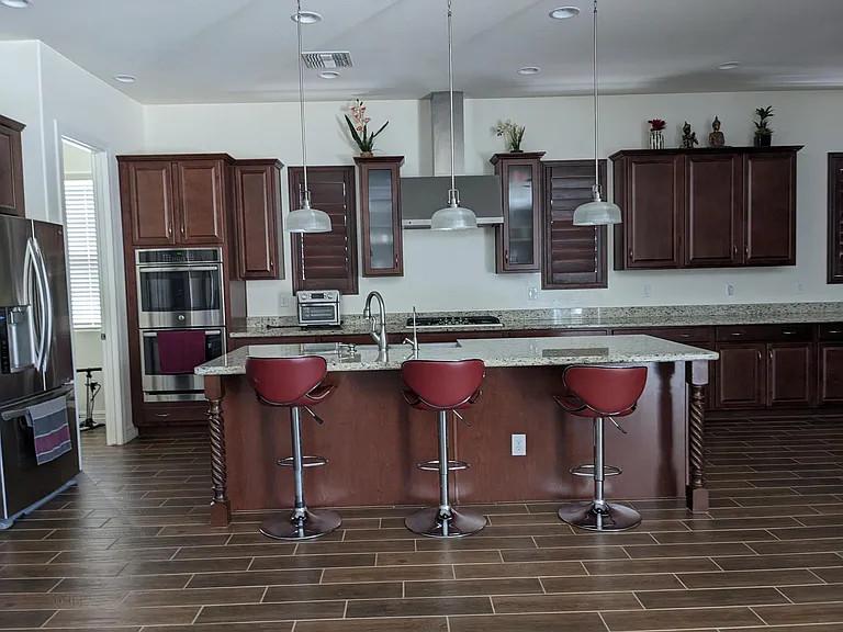 2335 E Beechnut Pl — Photo 3
