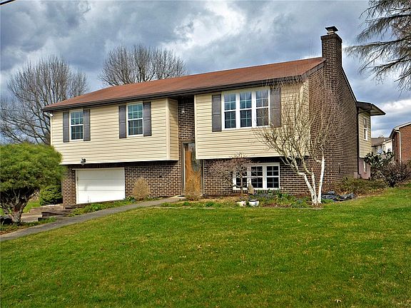 2nd image of 115 Carolina Dr