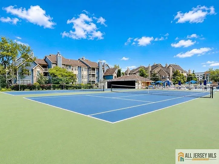 2 bed, 1.0 bath, $2,400 — Photo 3