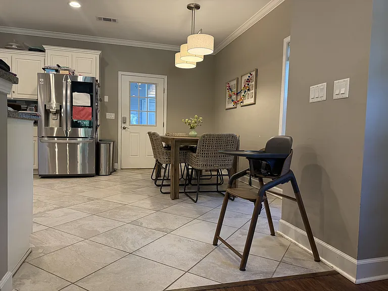 Dinning area in Kitchen