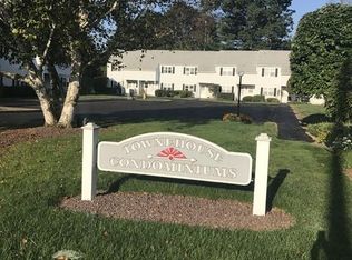 324 Davis St APT B, Greenfield, MA 01301