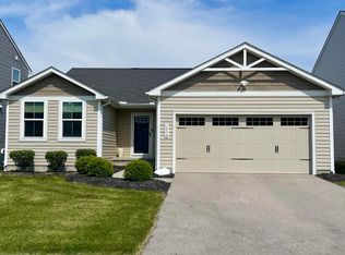 1958 Lake Crest Dr, Grove City, OH 43123