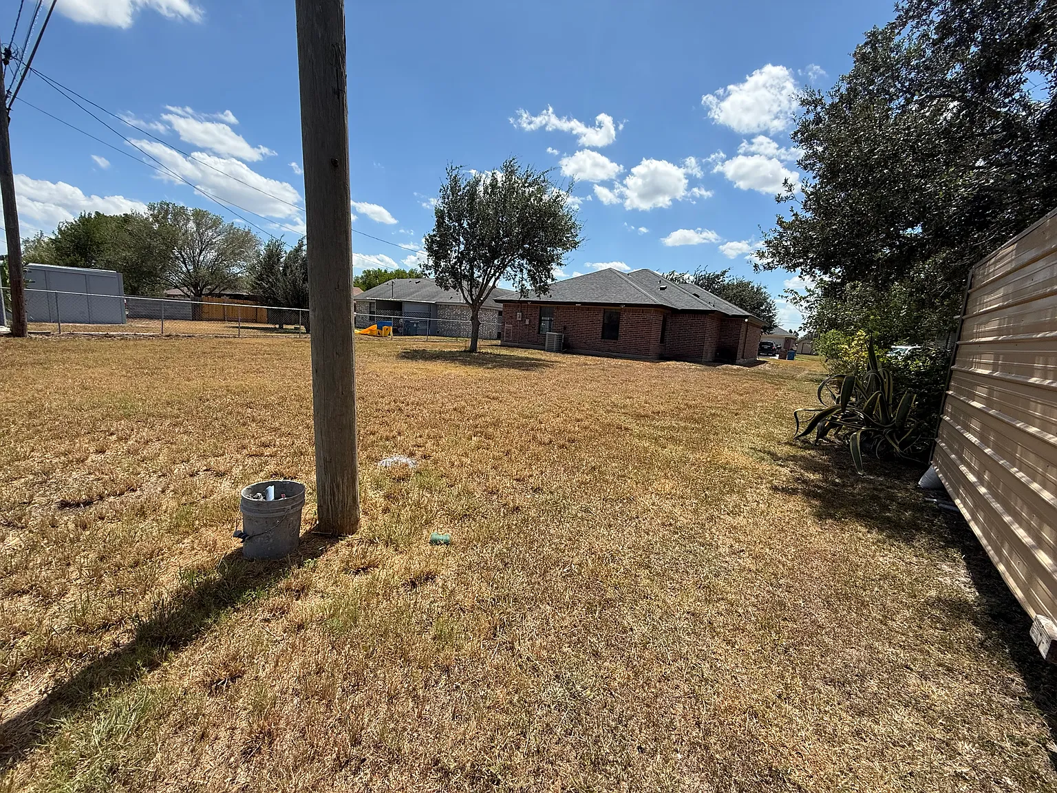 3 bed, 1098 sqft, $1,230 — Photo 3