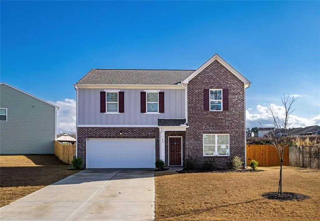 4 bed, 2.5 bath, 2389 sqft, $2,300 — Photo 1