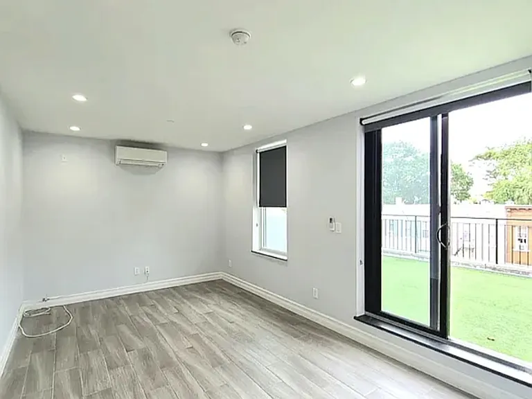669 Mac Donough St #PENTHOUSE — Photo 10