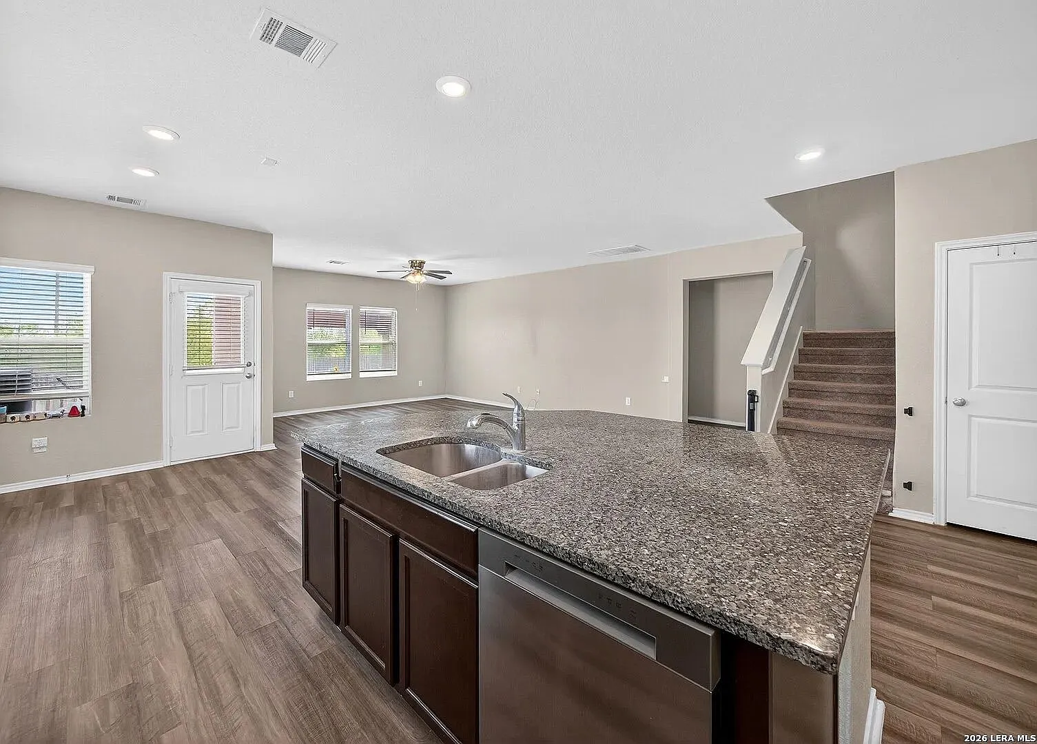 Room in 7 Bedroom Home in New Braunfels — Photo 4