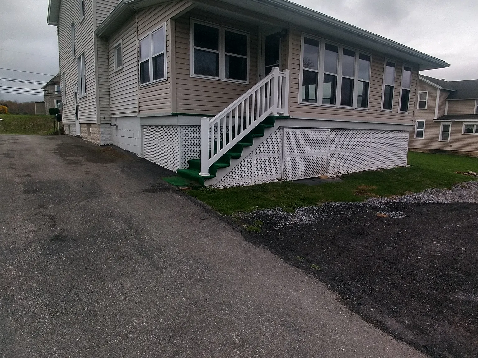 3 bed, 1761 sqft, $1,100 — Photo 1