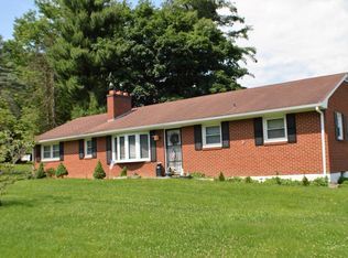 196 Oak Dr, Blue Ridge, VA 24064