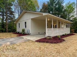 1616 Abe Cove Rd, Hiawassee, GA 30546