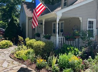435 Converse St, Longmeadow, MA 01106
