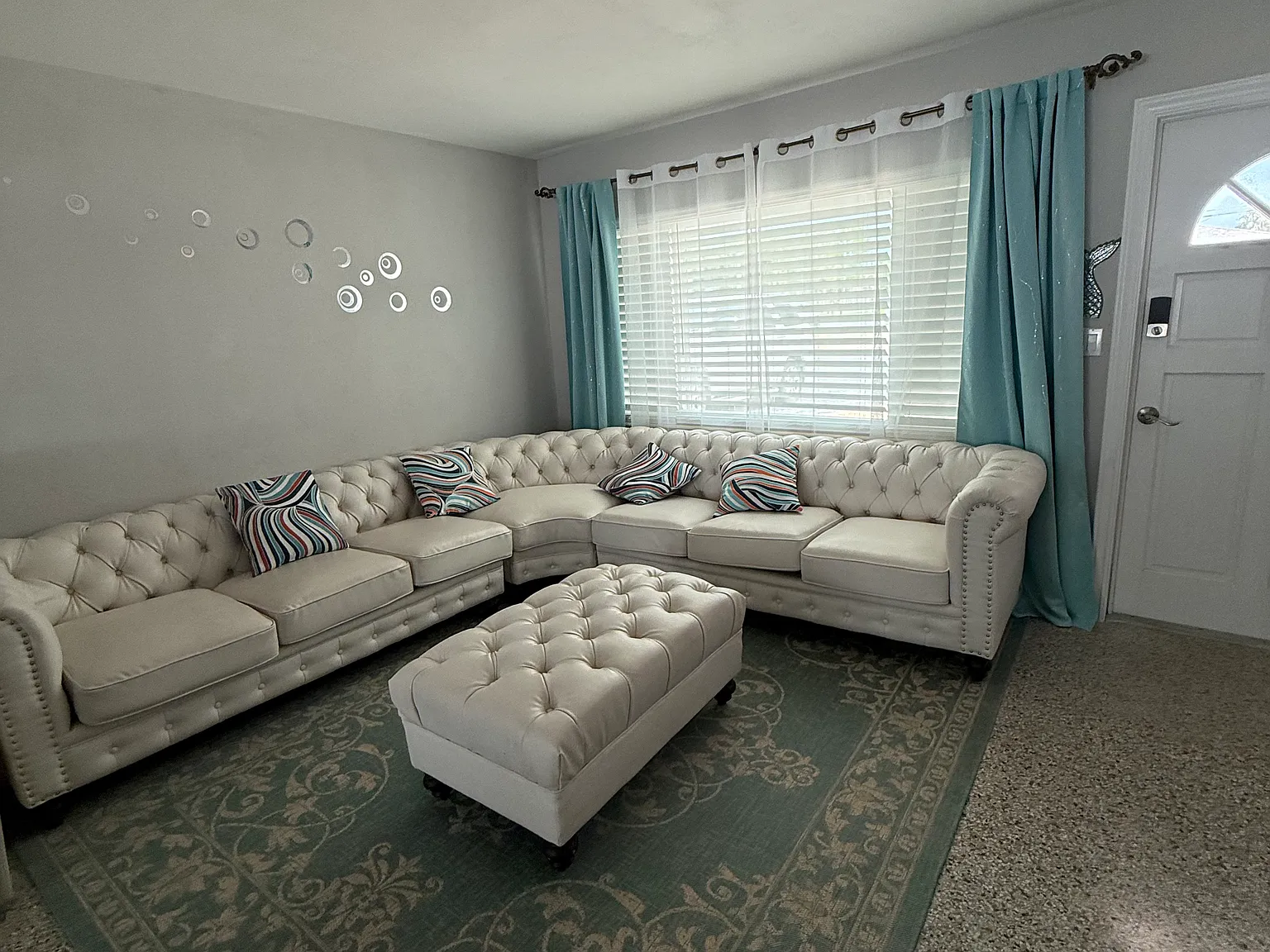 3 bed, 1643 sqft, $4,700 — Photo 2