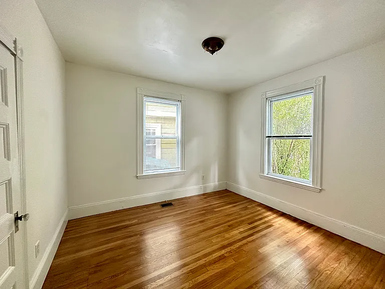35 Waldeck St #1 — Photo 14