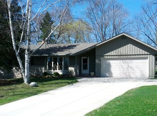 915 Anthony Ln, Brookfield, WI 53045