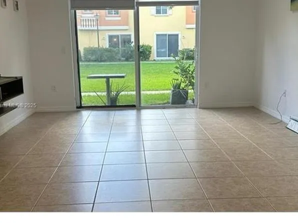 8936 SW 18th St #8936, Hollywood, FL 33025