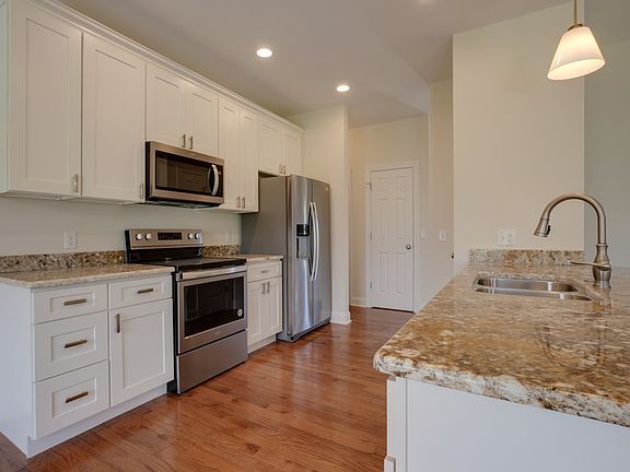 4th image of 1360 Wine Dr
