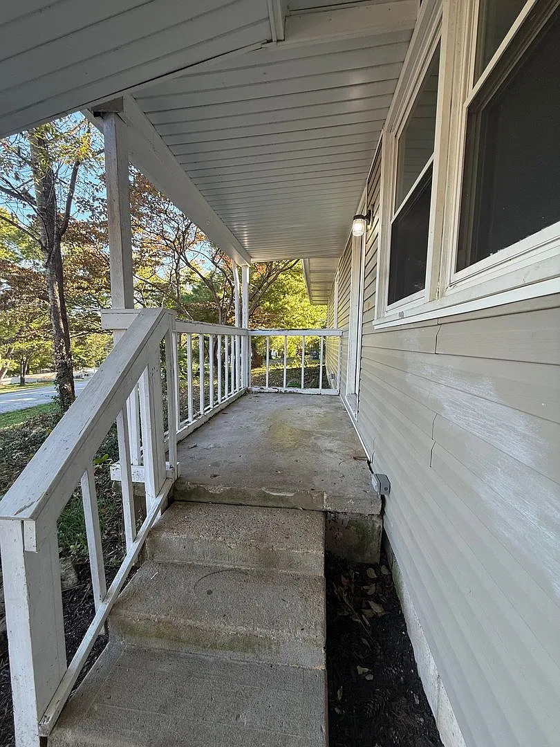 3 Bedroom 1 Bath with 1 Car Garage! — Photo 3