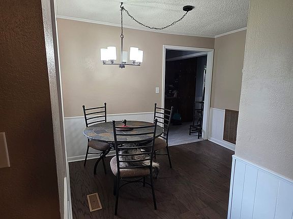 2nd image of 3907 Birch Ave SW