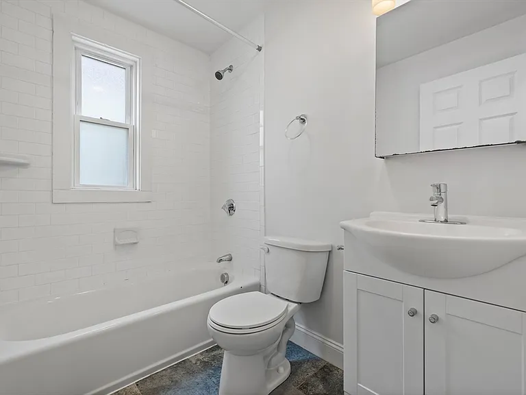 39 Bradley St #2 — Photo 8