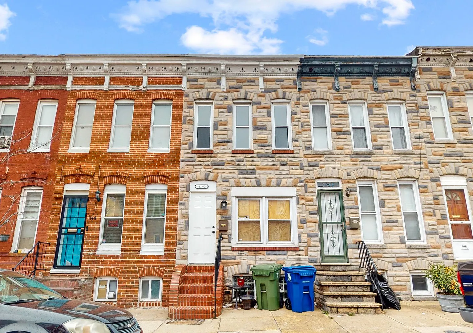 Spacious 3-Bedroom/ 2 Bathrooms home with Modern Amenities in Pigtown! — Photo 2