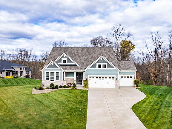 3rd image of 1470 Grand Ledge Ct