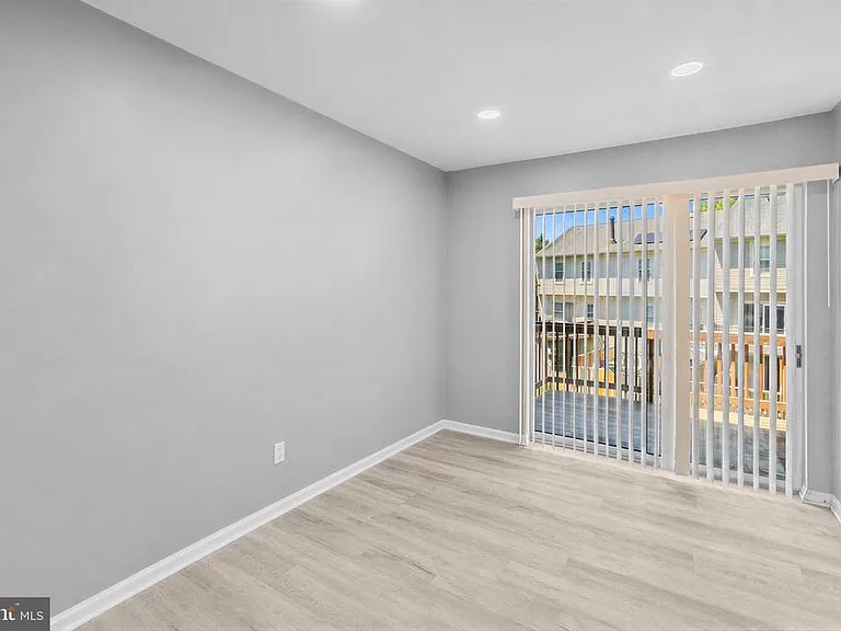 743 Saint Michaels Dr — Photo 13