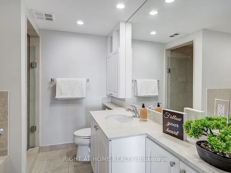 8 Park Rd #2206 — Photo 23