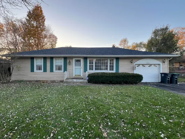 7452 Dakota St, Merrillville, IN 46410