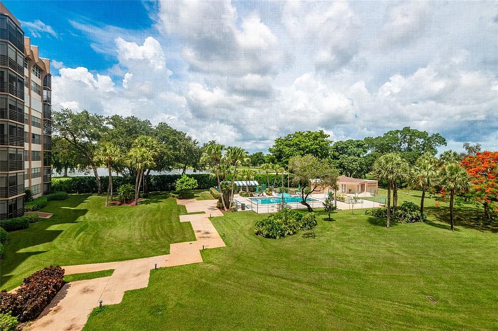 900 Saint Charles Pl #310