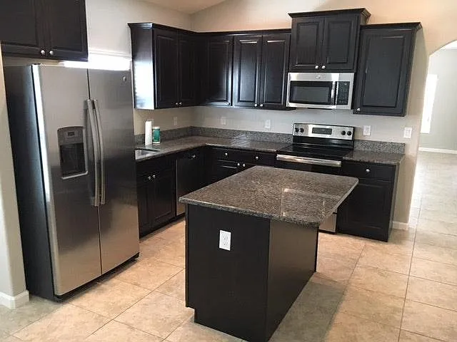 3 bed, 1970 sqft, $2,299 — Photo 3
