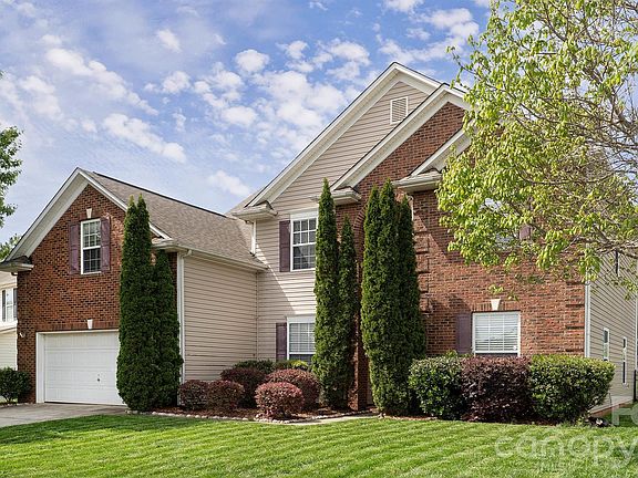 2nd image of 16731 Macanthra Dr