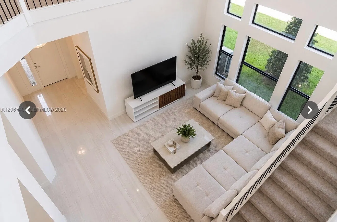 5 bed, 4609 sqft, $15,000 — Photo 2