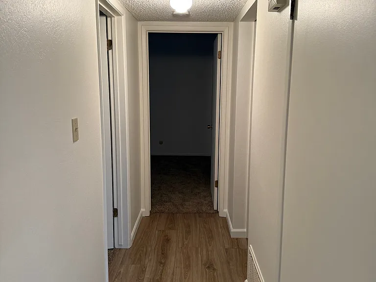 Avenue West Apartments — Photo 29