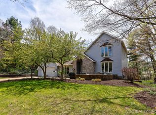 18658 Pawnee Dr, Spring Lake, MI 49456