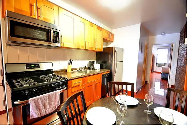 Rented by Smart City Real Estate LLC | media 30