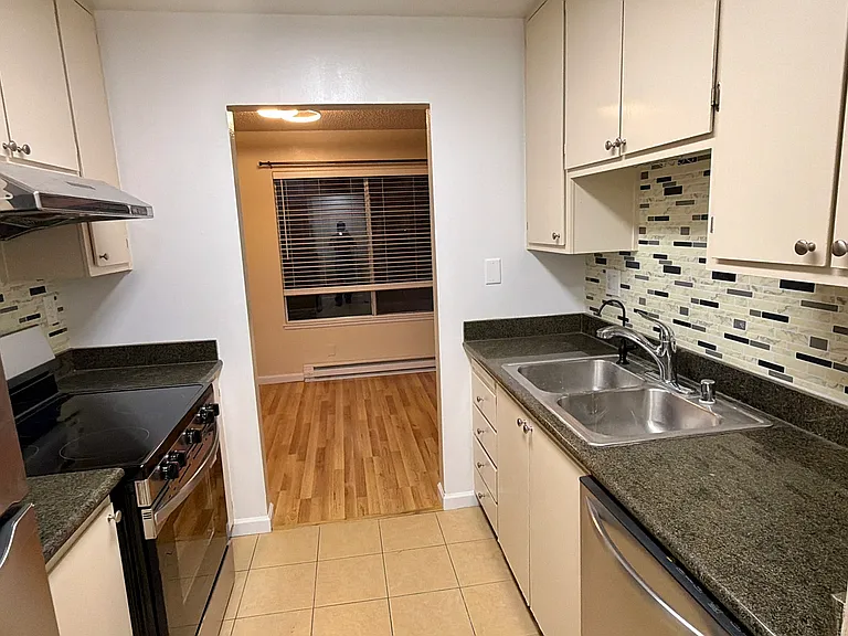 5044 Bridgepointe Pl — Photo 7