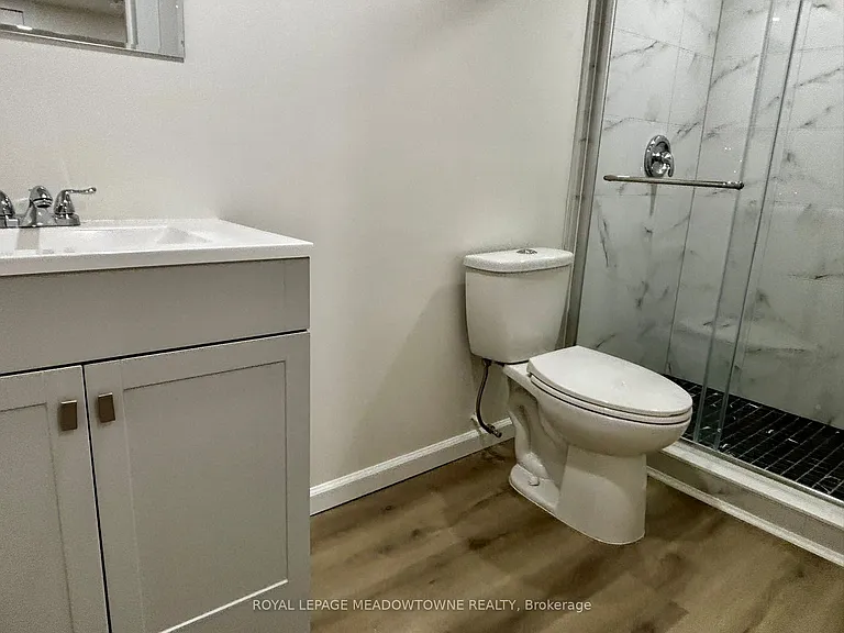 736 Sunnypoint Dr #B — Photo 12