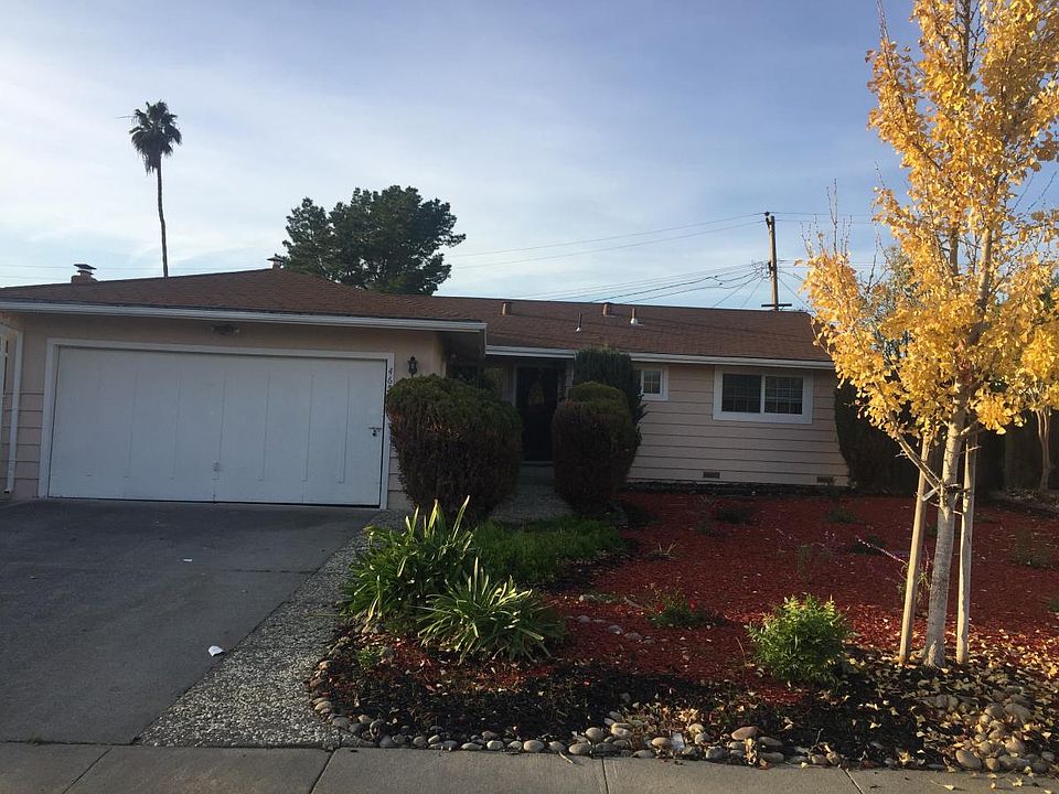 1st image of 465 Craycroft Dr