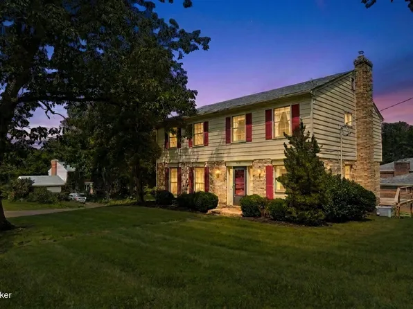 3209 Dunlova Ct, Creekside, KY 40241