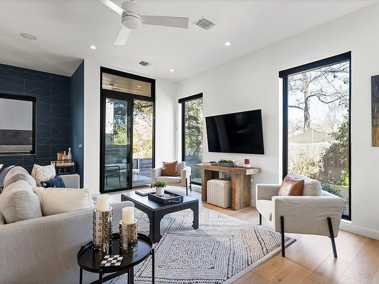 1225 Hillside Ave #4 — Photo 8