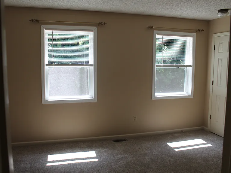 Potter Ave — Photo 6