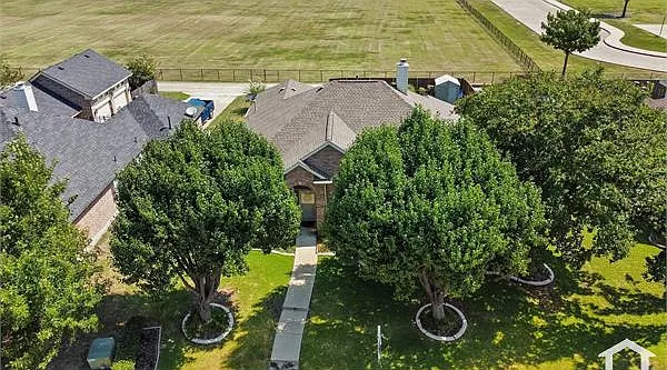 4 bed, 2330 sqft, $3,950 — Photo 4