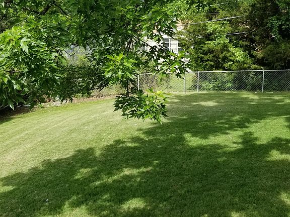 3rd image of 10157 Cabot Dr
